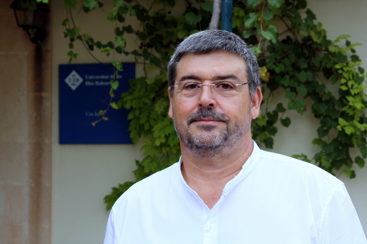 La tesi doctoral de Carlos Moreno estudia els factors que influeixen en els hàbits saludables dels estudiants universitaris